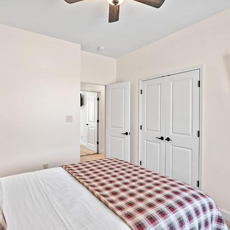 Bear Pass Is A 3 Bed 2 Bath Craftsman Style Home Located Within Walking Distance To Dt Gatlinburg Exteriör bild