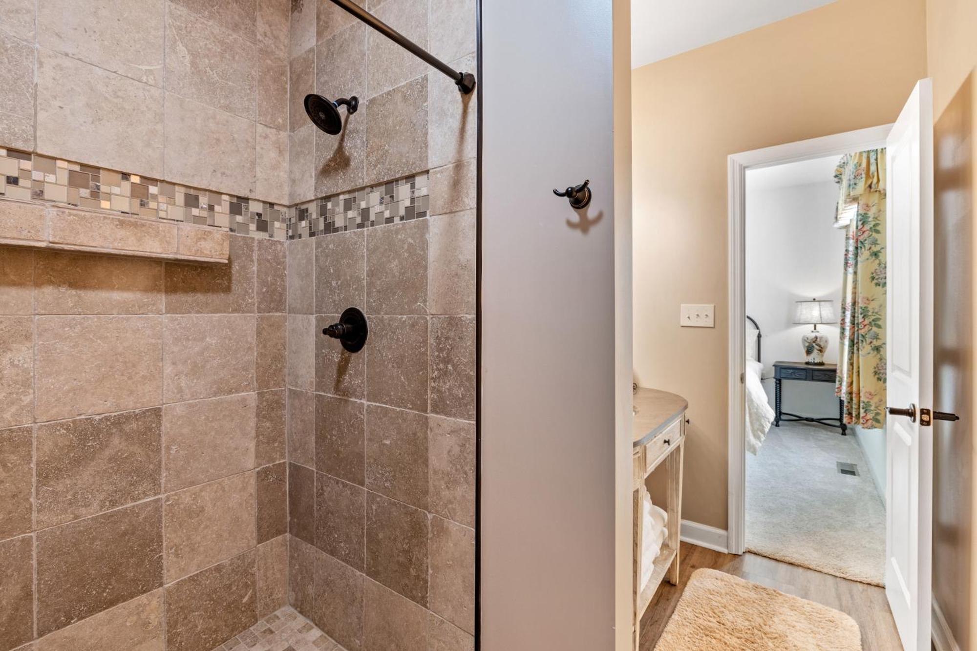 Bear Pass Is A 3 Bed 2 Bath Craftsman Style Home Located Within Walking Distance To Dt Gatlinburg Exteriör bild
