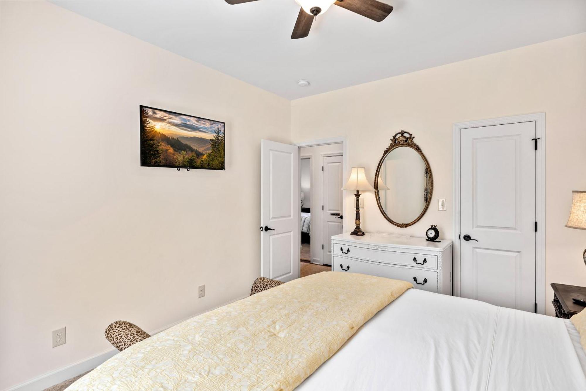 Bear Pass Is A 3 Bed 2 Bath Craftsman Style Home Located Within Walking Distance To Dt Gatlinburg Exteriör bild