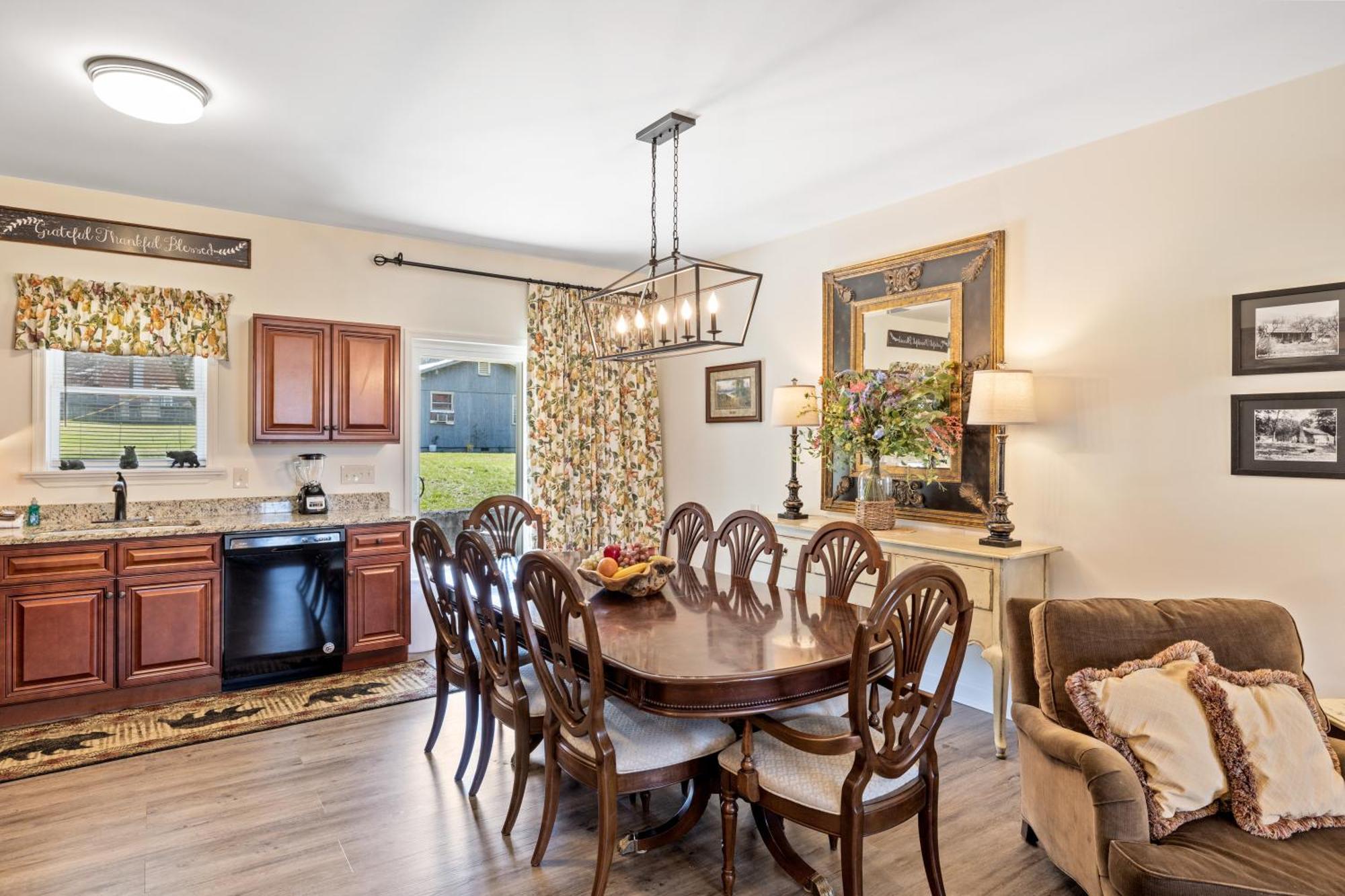 Bear Pass Is A 3 Bed 2 Bath Craftsman Style Home Located Within Walking Distance To Dt Gatlinburg Exteriör bild