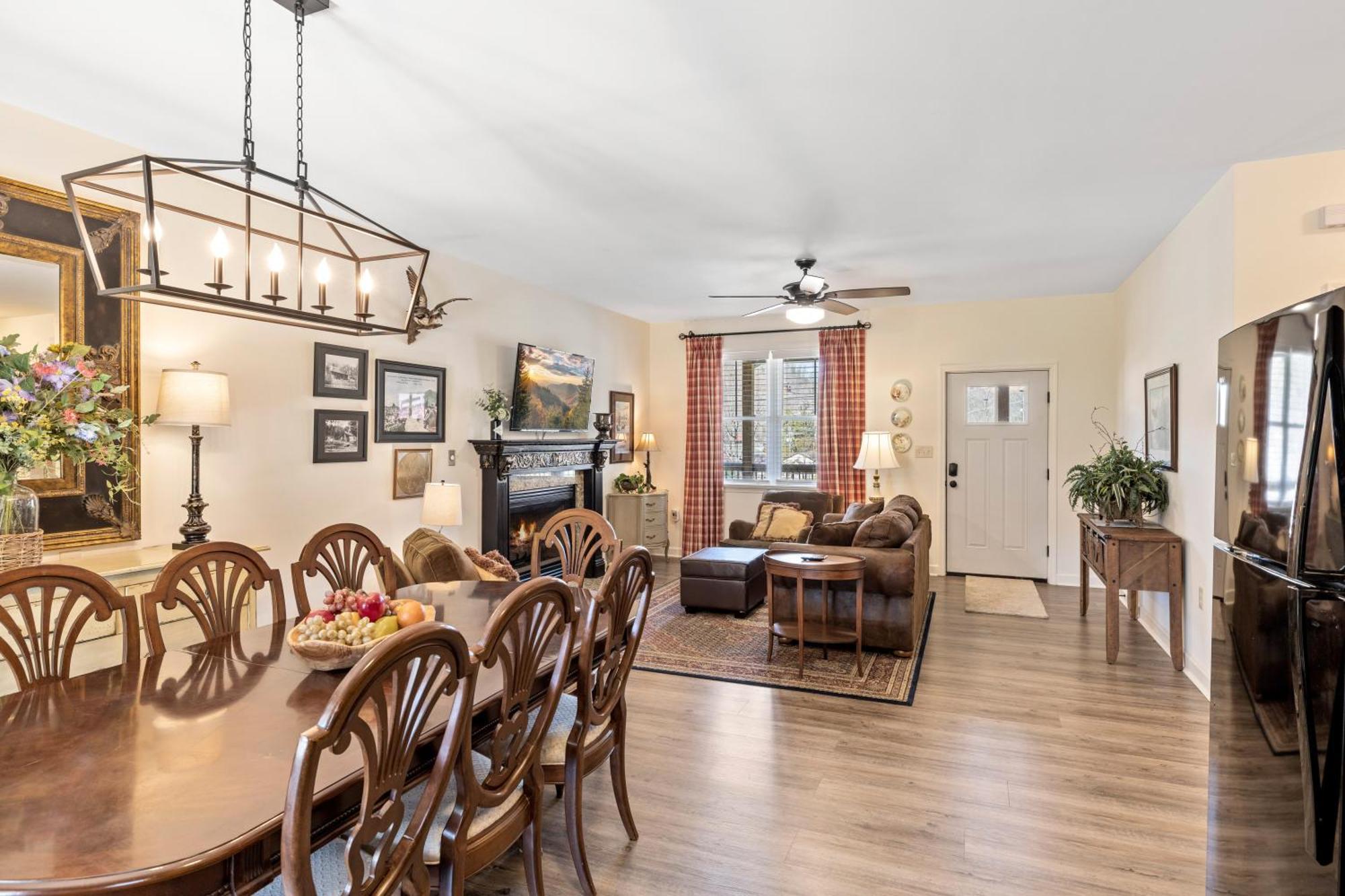 Bear Pass Is A 3 Bed 2 Bath Craftsman Style Home Located Within Walking Distance To Dt Gatlinburg Exteriör bild