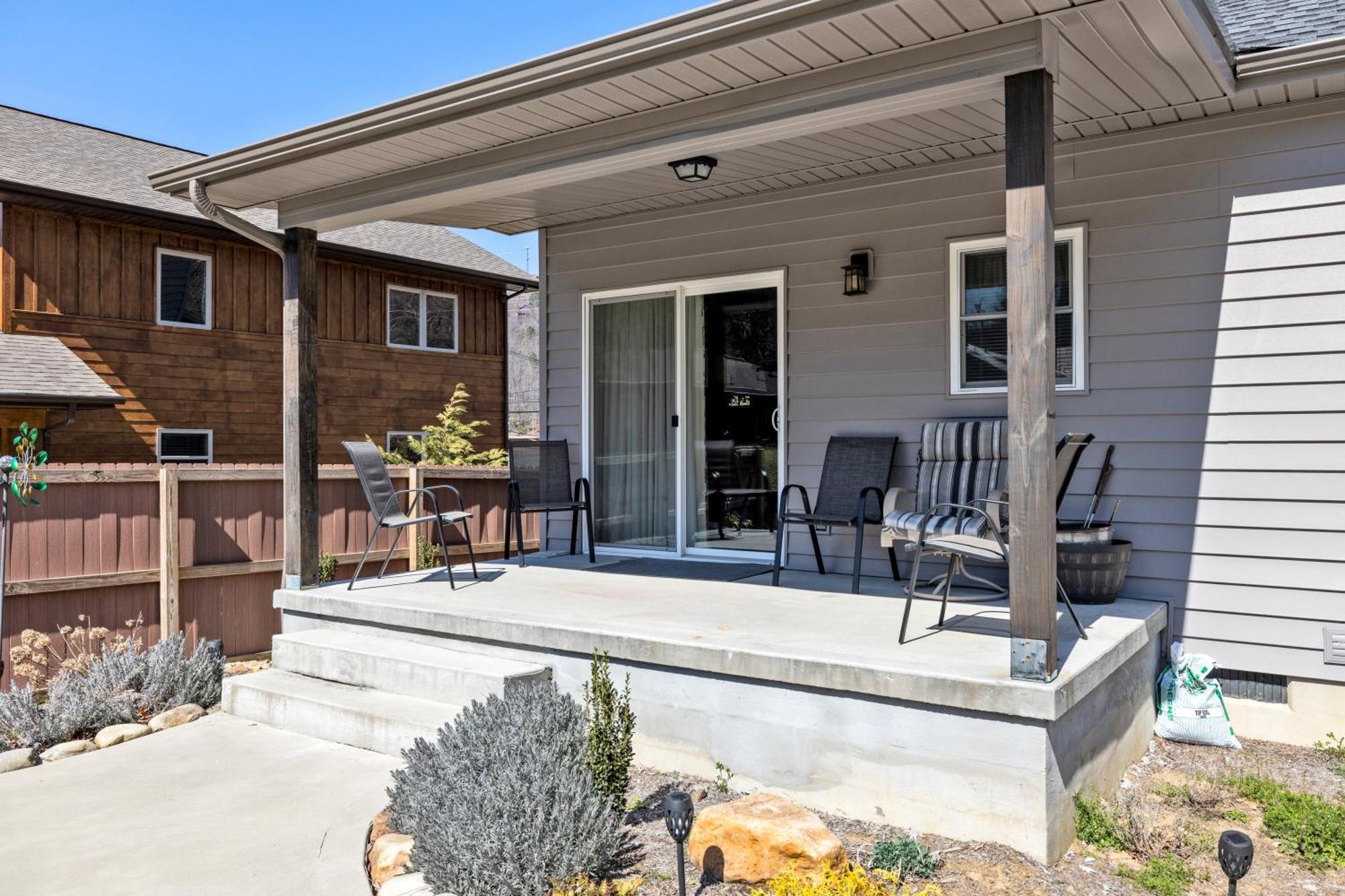 Bear Pass Is A 3 Bed 2 Bath Craftsman Style Home Located Within Walking Distance To Dt Gatlinburg Exteriör bild