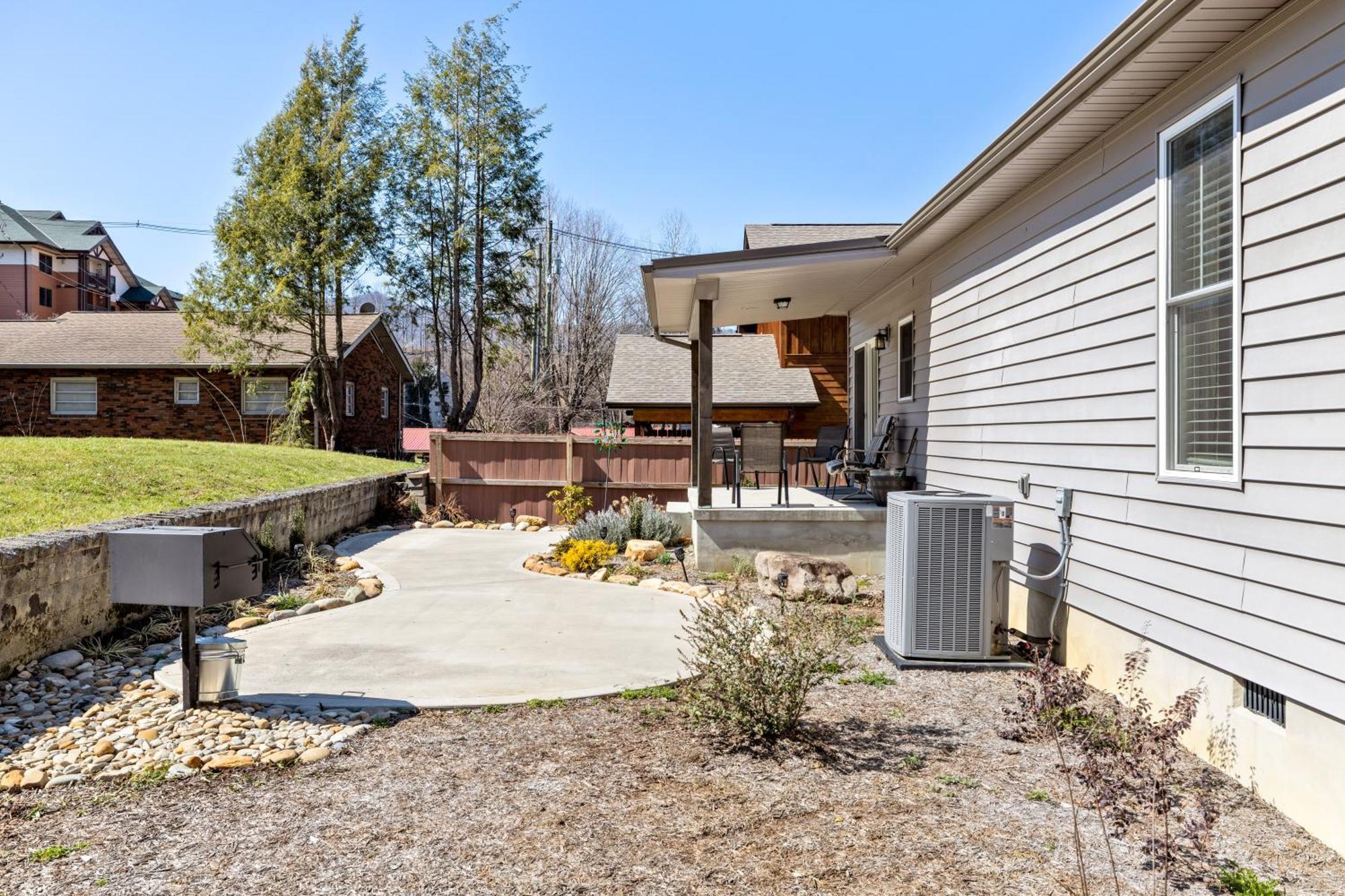 Bear Pass Is A 3 Bed 2 Bath Craftsman Style Home Located Within Walking Distance To Dt Gatlinburg Exteriör bild
